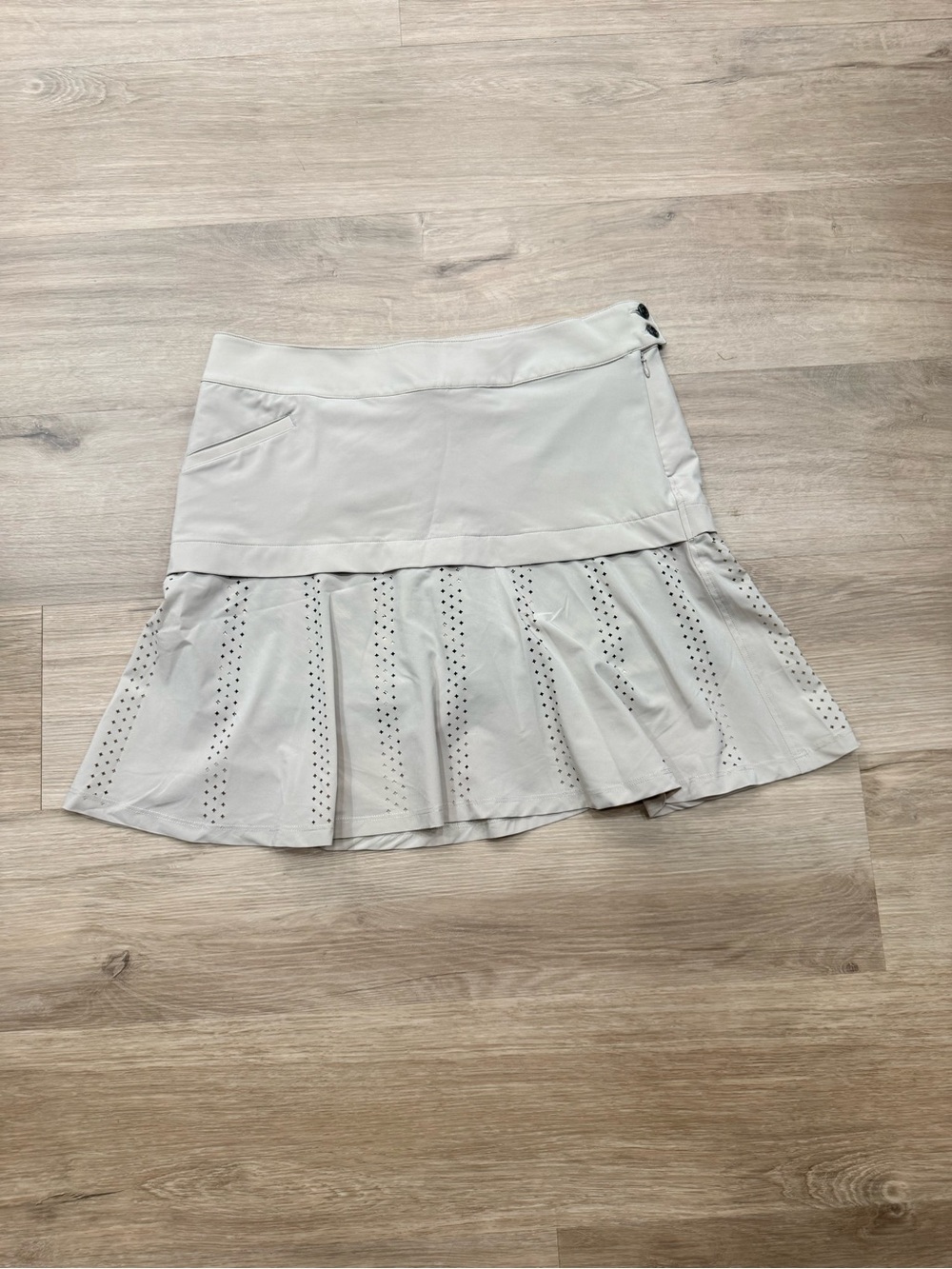 Chase 54 Tan pleated golf skirt with built in shorts
